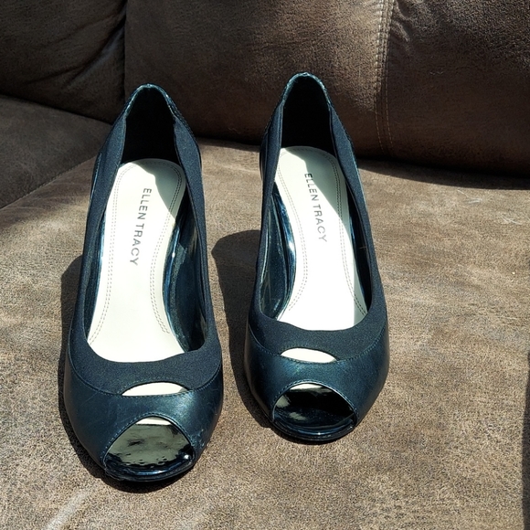 Ellen Tracy, Black peep toe heels, size 9 - Picture 3 of 8